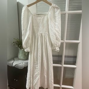 SOLD - New look petite dress in US 0 but can fit 0-4 as it’s a stretchy up top!